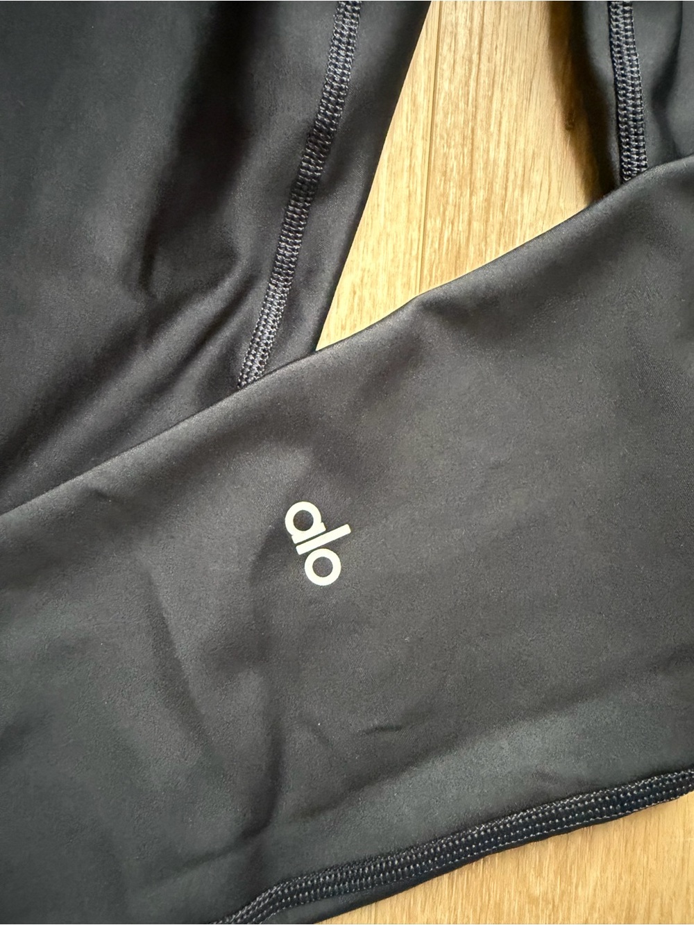 Alo Airlift Black Leggings - Picture 3 of 5